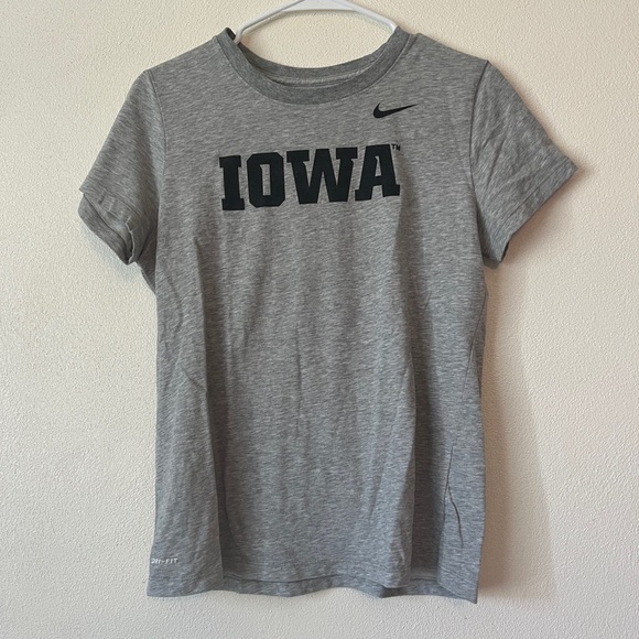 Nike Iowa T-Shirt and Fun Iowa Socks - Picture 2 of 7